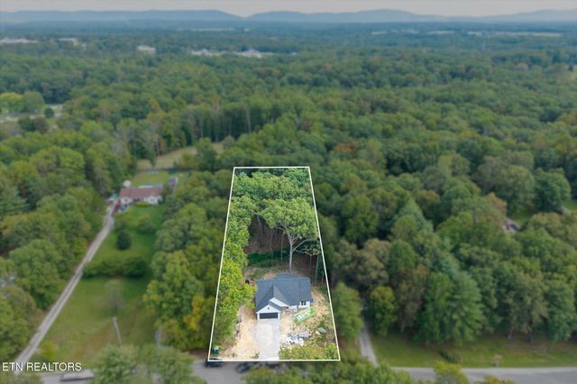 235 Estates Lake Drive, Crossville, TN 38571