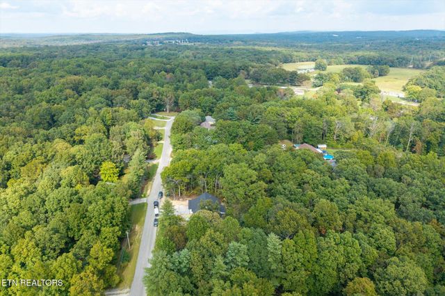 235 Estates Lake Drive, Crossville, TN 38571