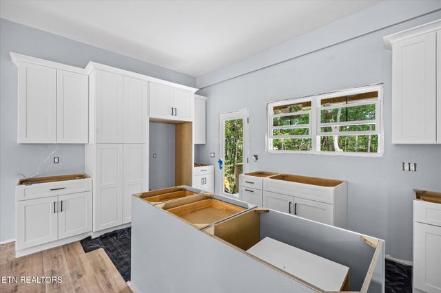 235 Estates Lake Drive, Crossville, TN 38571