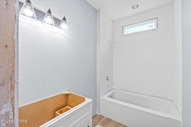 235 Estates Lake Drive, Crossville, TN 38571