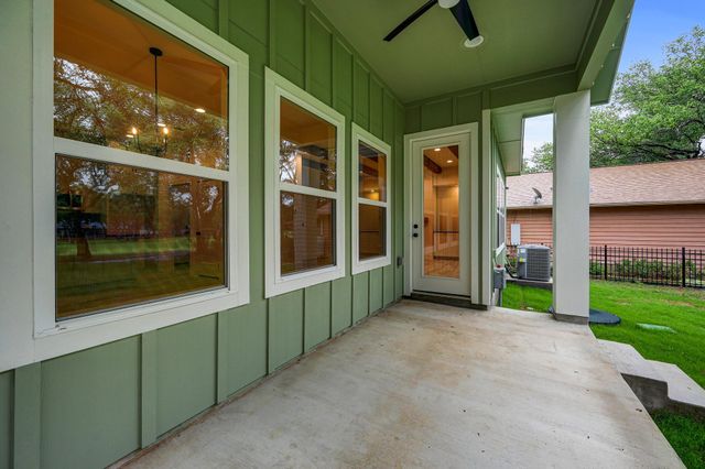 12 Wilson CIR, Wimberley, TX 78676
