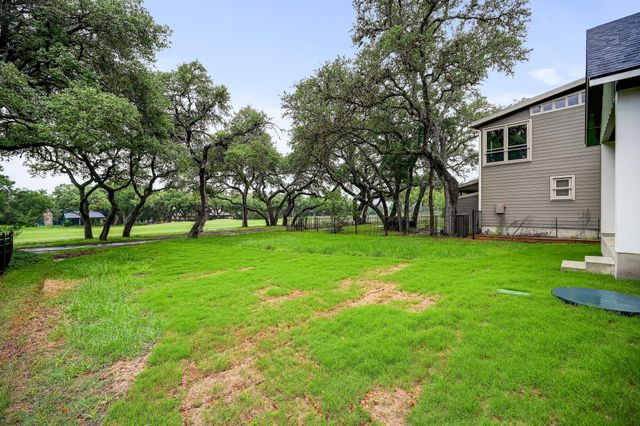 12 Wilson CIR, Wimberley, TX 78676