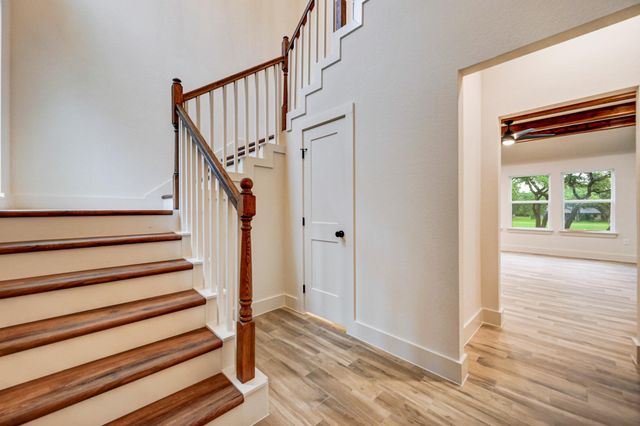 12 Wilson CIR, Wimberley, TX 78676