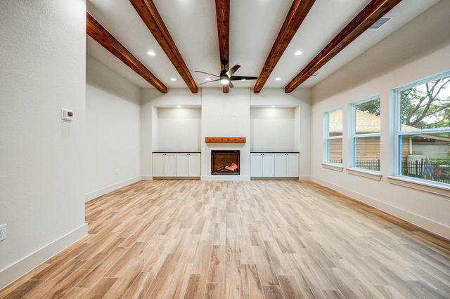 12 Wilson CIR, Wimberley, TX 78676