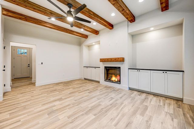 12 Wilson CIR, Wimberley, TX 78676