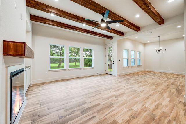 12 Wilson CIR, Wimberley, TX 78676