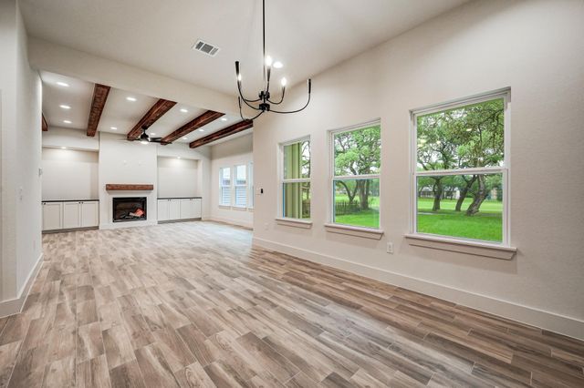 12 Wilson CIR, Wimberley, TX 78676