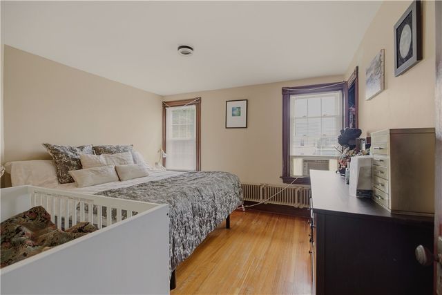 82 Van Zandt Avenue, Newport, RI 02840