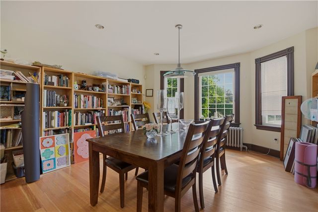 82 Van Zandt Avenue, Newport, RI 02840