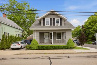 82 Van Zandt Avenue, Newport, RI 02840