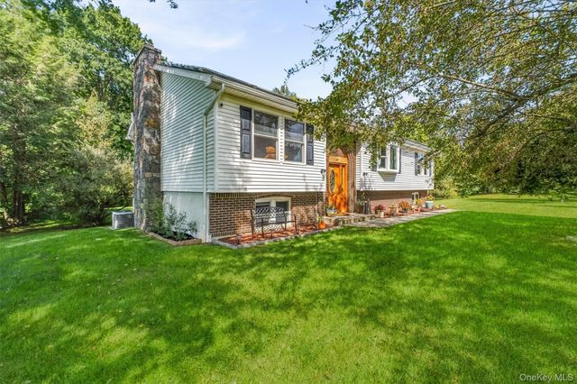 47 Stringham Road, Poughkeepsie, NY 12603