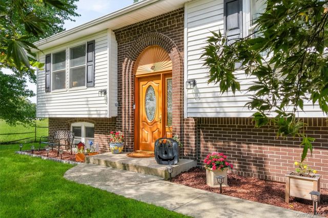 47 Stringham Road, Poughkeepsie, NY 12603