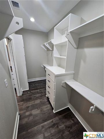 221 Enchanted Oaks, Inez, TX 77968