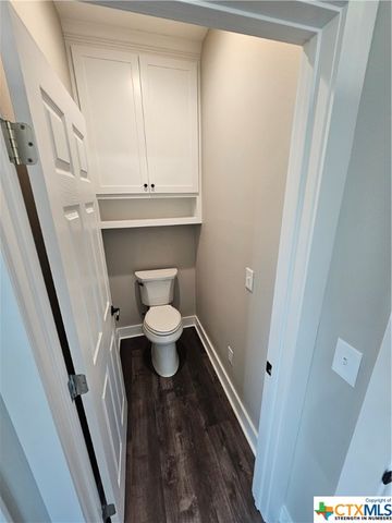 221 Enchanted Oaks, Inez, TX 77968