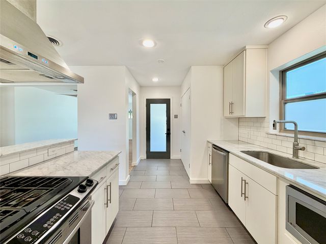 2223 Forest Oaks Drive, Dallas, TX 75228