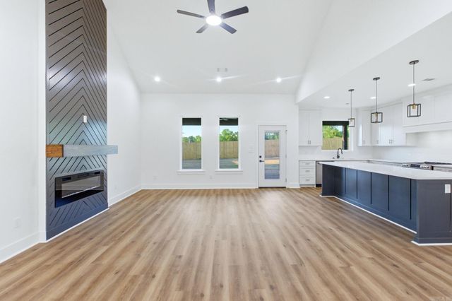 4850 Coronell Way, Bryant, AR 72002