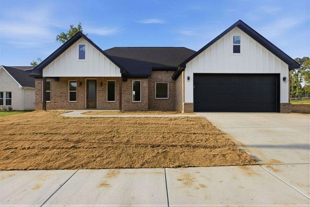 4850 Coronell Way, Bryant, AR 72002