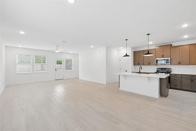 4727 Bay Vista Drive, Baytown, TX 77523
