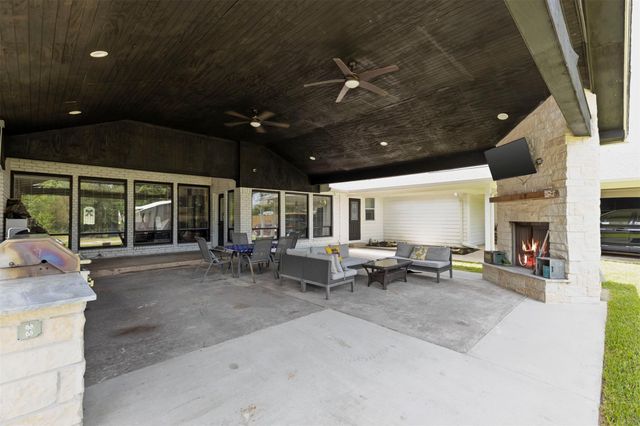 18022 Rogers Road, New Waverly, TX 77358