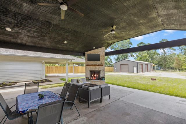 18022 Rogers Road, New Waverly, TX 77358