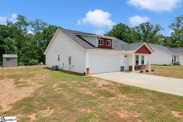 790 N Trade Ave Extension, Landrum, SC 29356