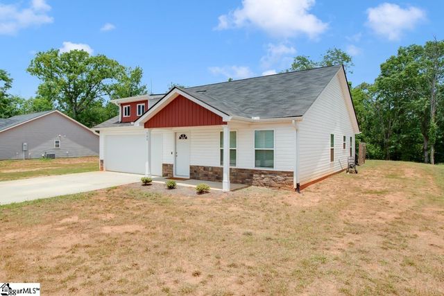 790 N Trade Ave Extension, Landrum, SC 29356