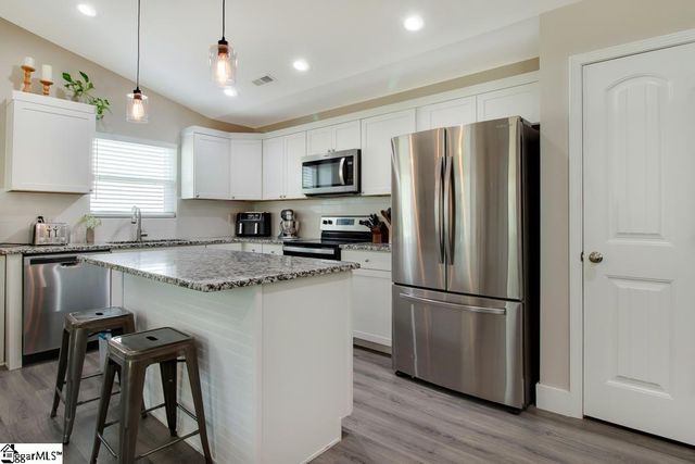 790 N Trade Ave Extension, Landrum, SC 29356