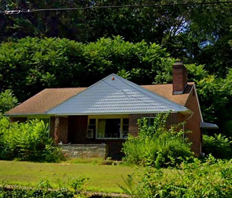 58 Hearthstone Ter, Chicopee, MA 01020