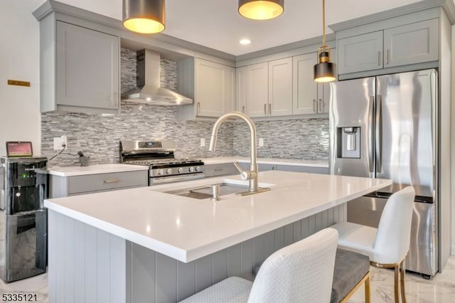 1350 S Beverwyck Rd, Parsippany-troy Hills Twp., NJ 07054
