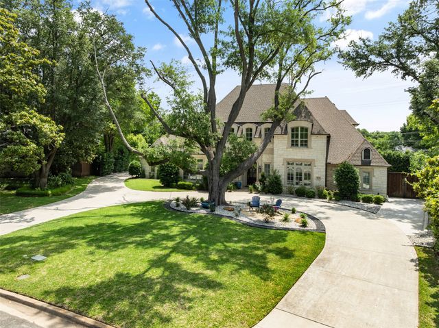 4674 College Park Drive, Dallas, TX 75229