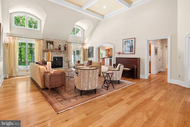 1990 WOODSIDE RD, Yardley, PA 19067