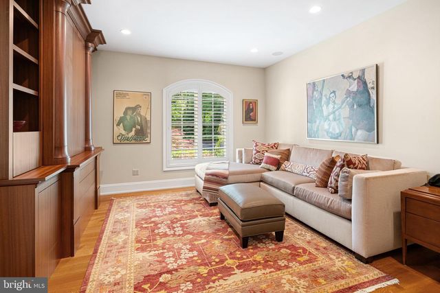 1990 WOODSIDE RD, Yardley, PA 19067