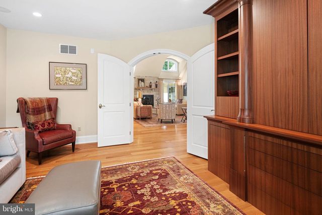 1990 WOODSIDE RD, Yardley, PA 19067