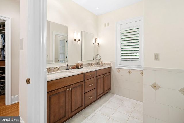 1990 WOODSIDE RD, Yardley, PA 19067