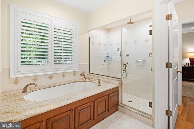 1990 WOODSIDE RD, Yardley, PA 19067