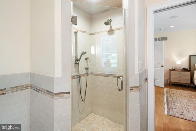 1990 WOODSIDE RD, Yardley, PA 19067