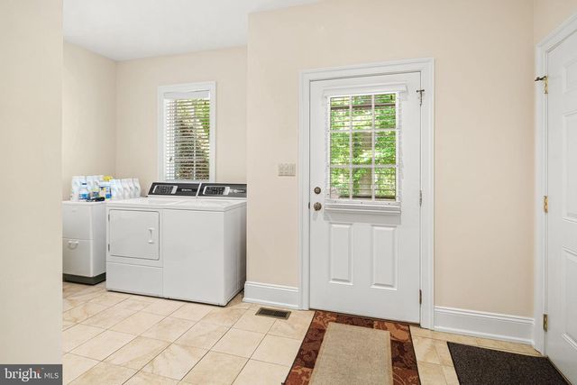 1990 WOODSIDE RD, Yardley, PA 19067