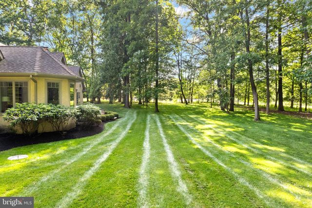 1990 WOODSIDE RD, Yardley, PA 19067