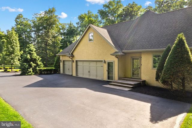 1990 WOODSIDE RD, Yardley, PA 19067