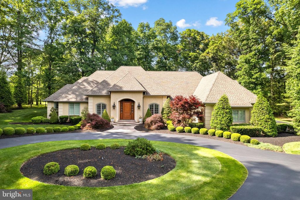 1990 WOODSIDE RD, Yardley, PA 19067