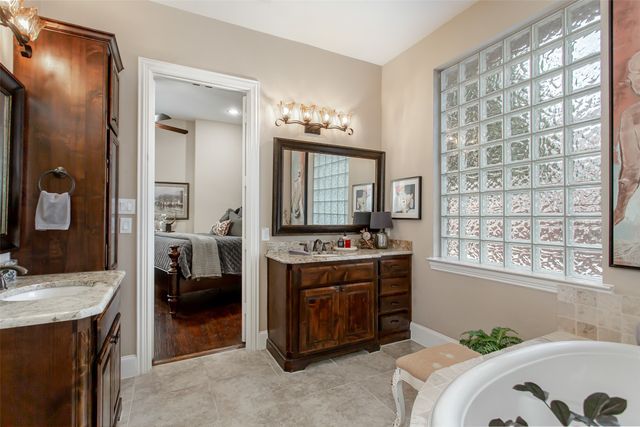 907 Clear Water Drive, Allen, TX 75013