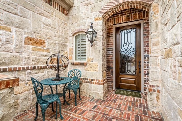 907 Clear Water Drive, Allen, TX 75013