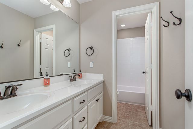 907 Clear Water Drive, Allen, TX 75013