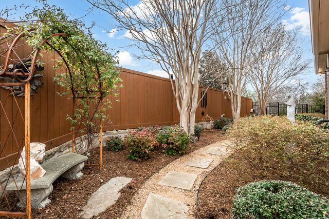 907 Clear Water Drive, Allen, TX 75013