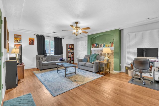 3343 E Weldon Ave, Fresno, CA 93703