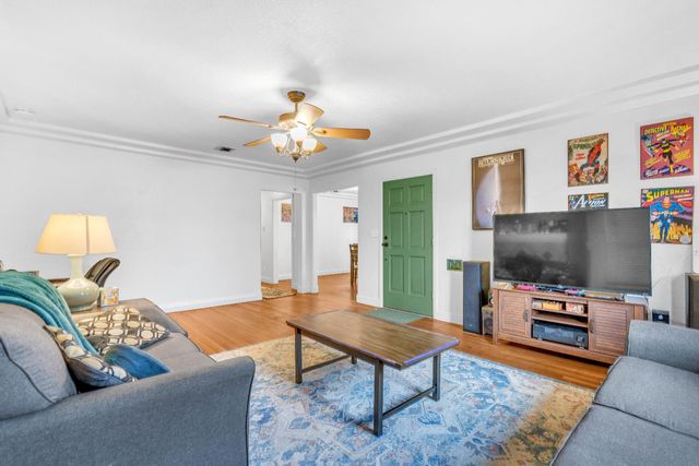 3343 E Weldon Ave, Fresno, CA 93703