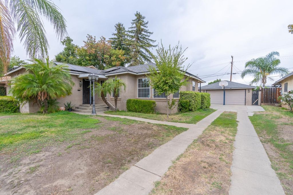 3343 E Weldon Ave, Fresno, CA 93703