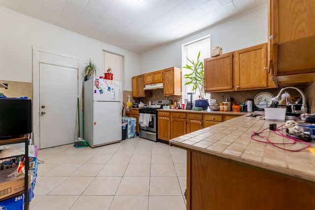 3651 S Wood Street, Chicago, IL 60609