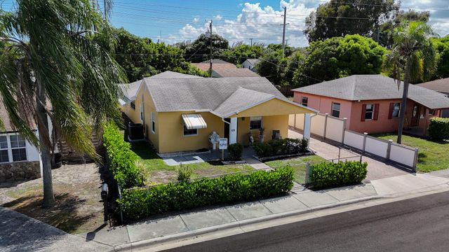 625 W 2ND Street, Riviera Beach, FL 33404
