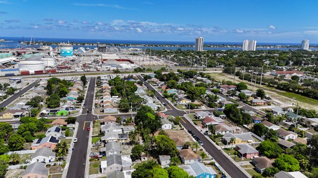 625 W 2ND Street, Riviera Beach, FL 33404